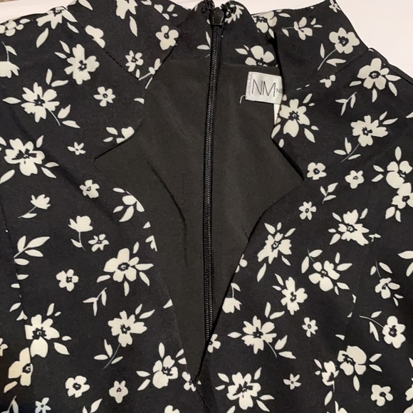 Neiman Marcus Floral Print Flare Dress - Picture 6 of 7